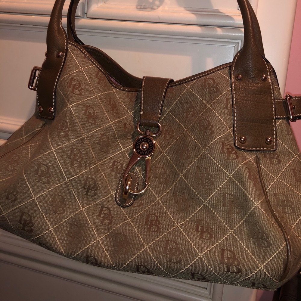 Dooney and bourke purse